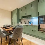 Elegant & Stylish 2-Bedroom Apartment