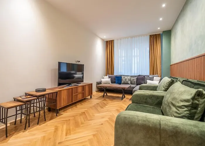Elegant & Stylish 2-Bedroom Apartment