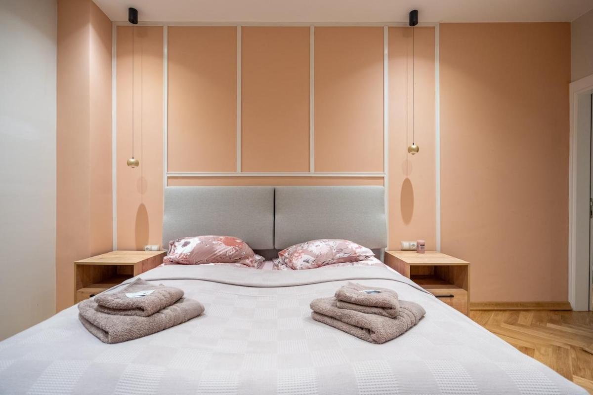 Elegant & Stylish 2-bedroom Apartment