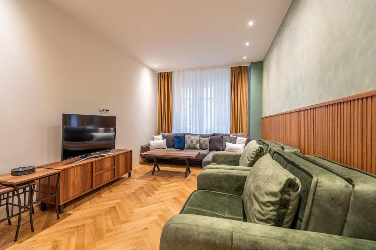 Elegant & Stylish 2-bedroom
