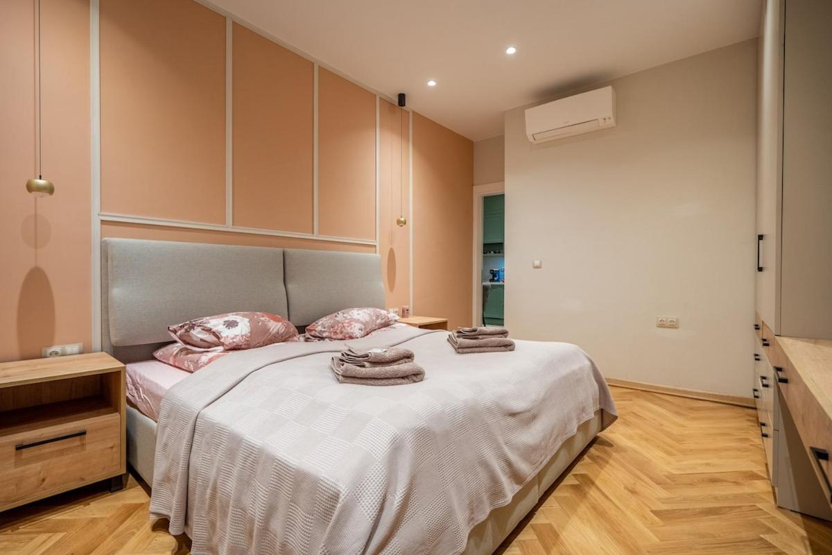 Elegant & Stylish 2-bedroom Apartment Sofia