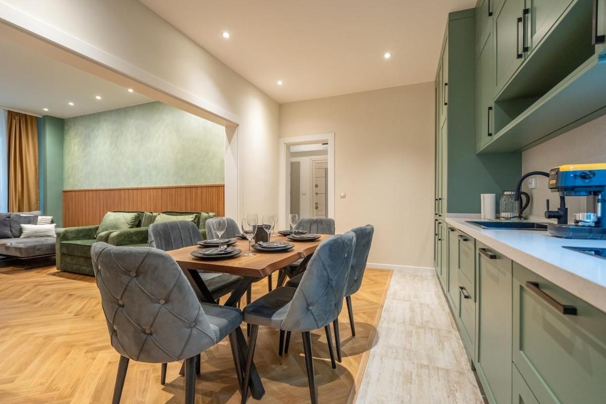 Apartment Elegant & Stylish 2-bedroom *