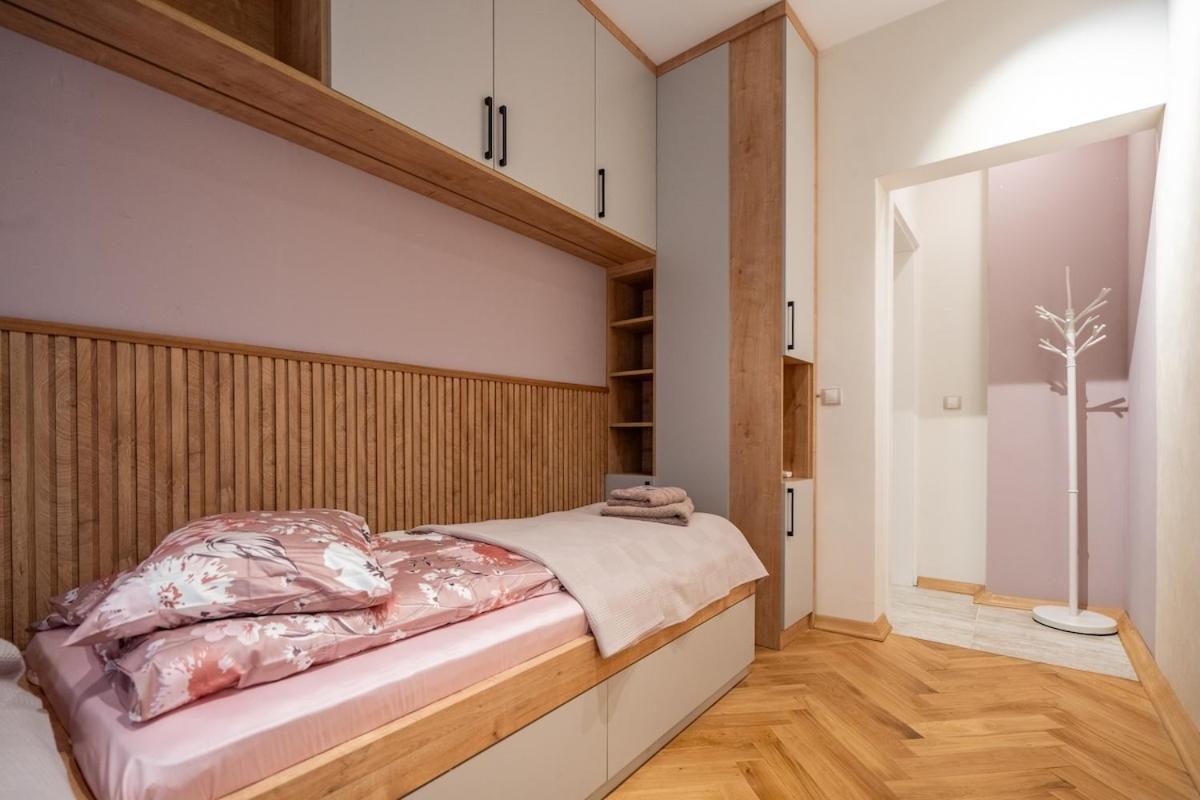 Elegant & Stylish 2-bedroom Sofia