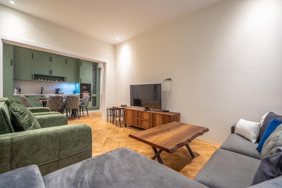 Apartment Elegant & Stylish 2-bedroom *