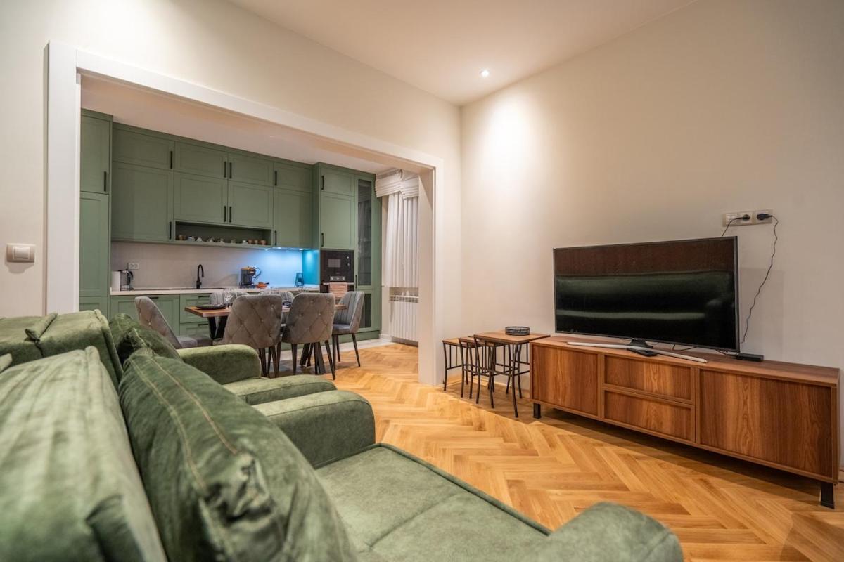 Apartment Elegant & Stylish 2-bedroom