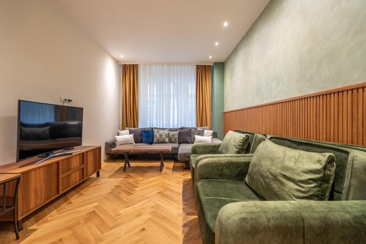 Apartment Elegant & Stylish 2-bedroom Sofia