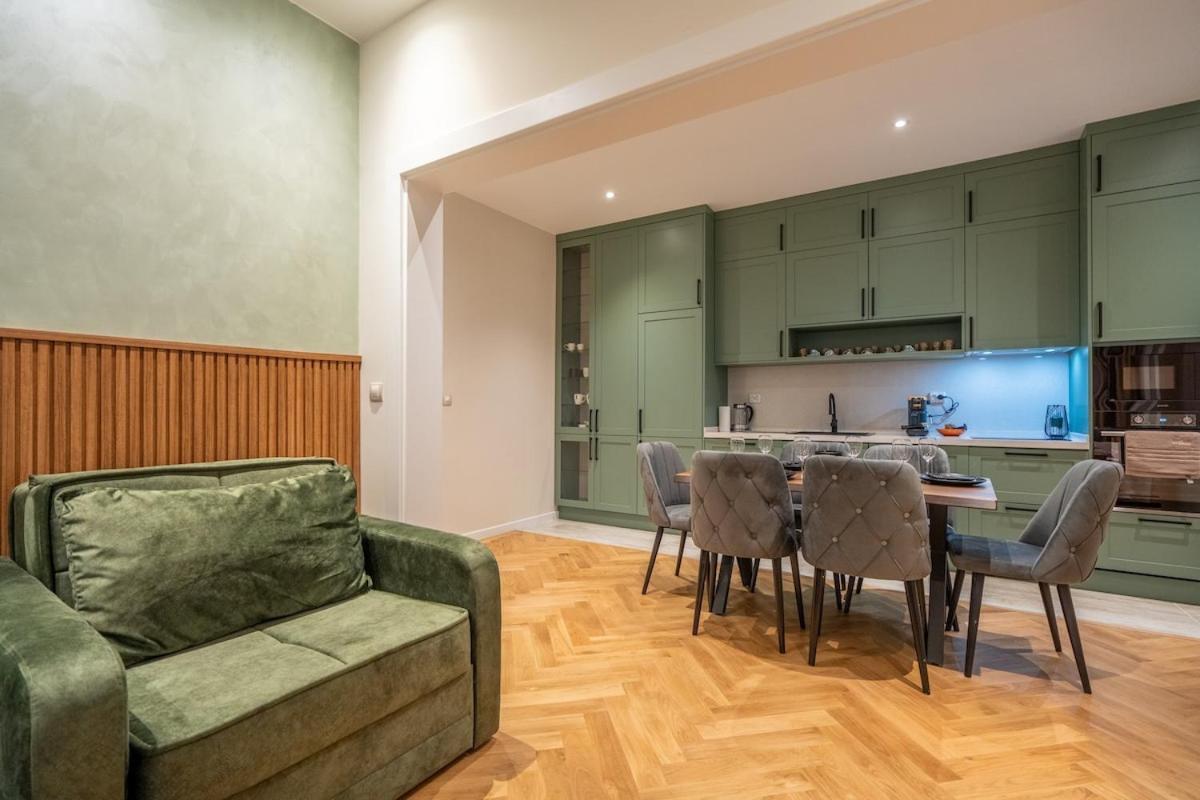 Elegant & Stylish 2-bedroom Sofia